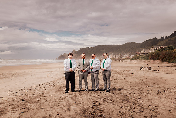 Annie-Ryan-Lincoln-city-roads-end-park-oregon-elopement-photos-30