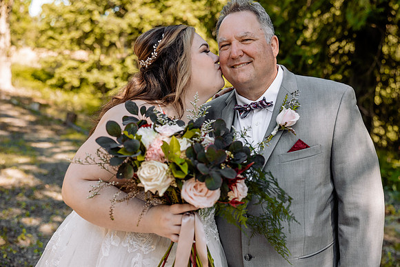 Taylor-Kim-Wedding-Lavender-Owl-Farm-Canby-Oregon-9818