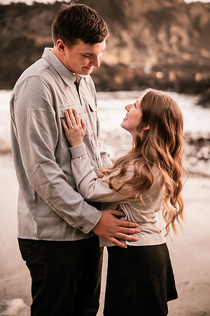 jace-love-porposal-newport-oregon-yaquina-lighthouse-photos (8 of 54)