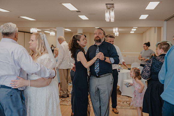 Marcus-Lori-Chinook-Winds-Seafood-Grille-Lincoln-City-Oregon-Wedding-Photos (414 of 477)