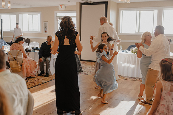 Marcus-Lori-Chinook-Winds-Seafood-Grille-Lincoln-City-Oregon-Wedding-Photos (338 of 477)