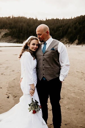 Kacey-Short-Sand-Beach-Tillamook-Oregon-Elopement (76 of 128)