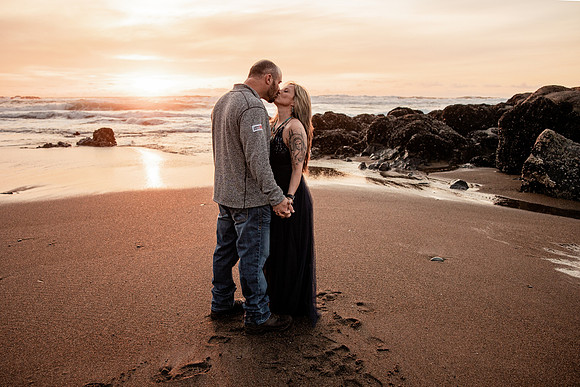 Stuart-Monique-Lincoln-City-Fogarty-creek-Oregon-Couples-Photos-2978