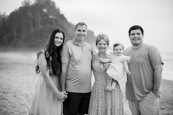 Marybeth-Neskowin-Oregon-Family-Photos-2025 (8 of 78)