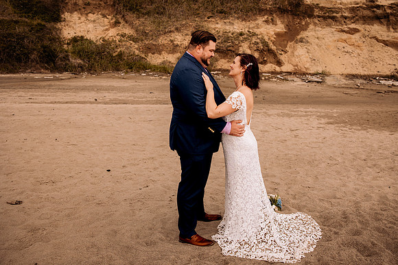 Joe-inn-at-spanish-head-lincoln-city-oregon-wedding-94