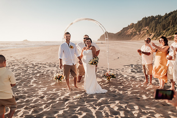 Anthony-Drayann-roadsend-lincoln-city-oregon-elopement-photos-7327