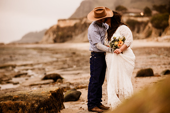 Trevyn-Ky-Otter-Crest-Devils-Punchbowl-Depoe-Bay-Oregon-Elopement-Photos-9736