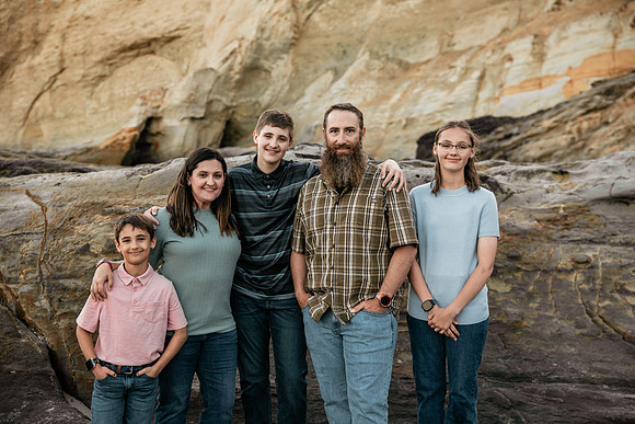Cape-Kiwanda-Oregon-Family-Photos-2025 (55 of 65)