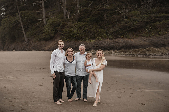 Kayla-Neskowin-Family-Photos-Oregon-2025 (5 of 37)