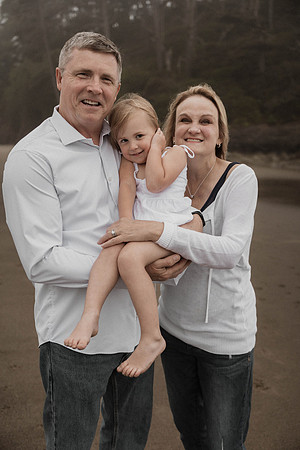 Kayla-Neskowin-Family-Photos-Oregon-2025 (8 of 37)