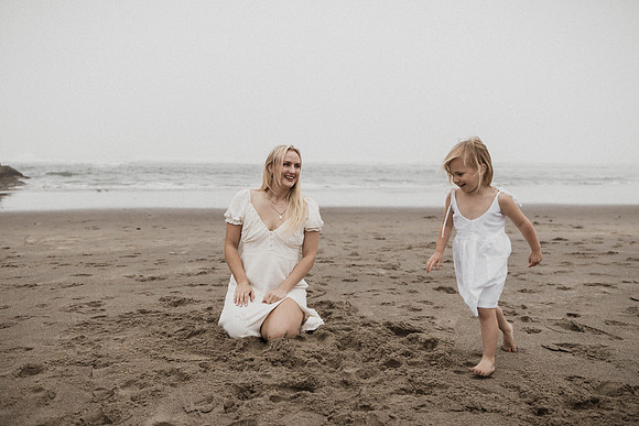 Kayla-Neskowin-Family-Photos-Oregon-2025 (20 of 37)