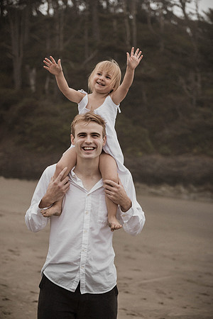 Kayla-Neskowin-Family-Photos-Oregon-2025 (22 of 37)