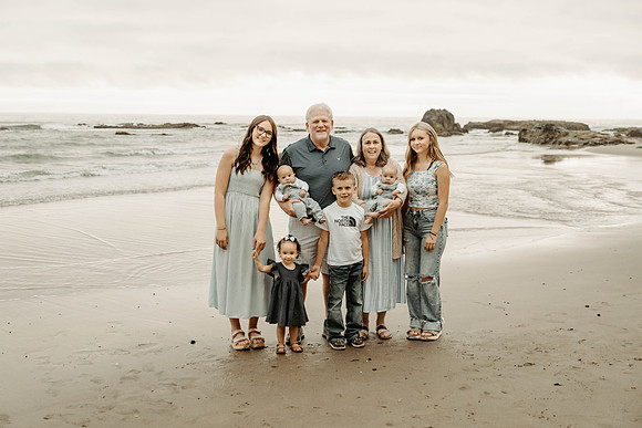 Meghan-Family Photos-Lincoln-CityOregon-2025 (2 of 50)