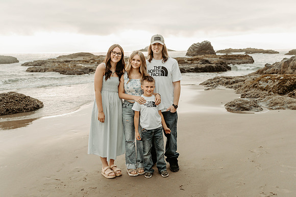 Meghan-Family Photos-Lincoln-CityOregon-2025 (17 of 50)