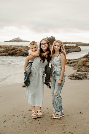 Meghan-Family Photos-Lincoln-CityOregon-2025 (22 of 50)
