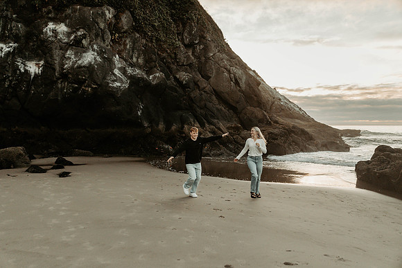 Javen-Aliyah-Oregon-Engagement-Photos-Depoe-Bay (5 of 59)
