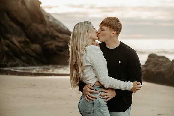 Javen-Aliyah-Oregon-Engagement-Photos-Depoe-Bay (8 of 59)