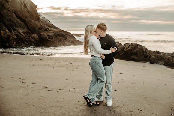 Javen-Aliyah-Oregon-Engagement-Photos-Depoe-Bay (9 of 59)