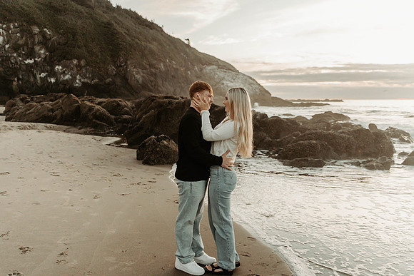 Javen-Aliyah-Oregon-Engagement-Photos-Depoe-Bay (25 of 59)