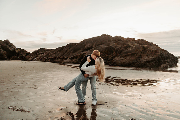 Javen-Aliyah-Oregon-Engagement-Photos-Depoe-Bay (38 of 59)