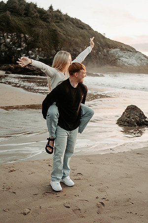 Javen-Aliyah-Oregon-Engagement-Photos-Depoe-Bay (49 of 59)