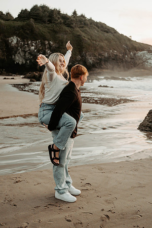 Javen-Aliyah-Oregon-Engagement-Photos-Depoe-Bay (48 of 59)