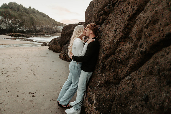Javen-Aliyah-Oregon-Engagement-Photos-Depoe-Bay (46 of 59)