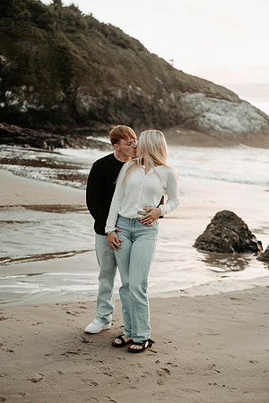 Javen-Aliyah-Oregon-Engagement-Photos-Depoe-Bay (50 of 59)