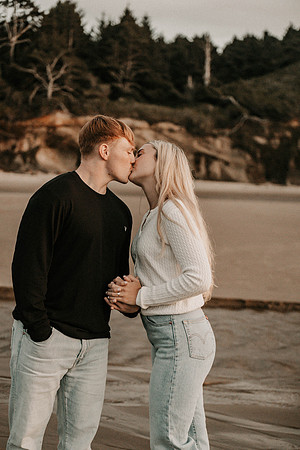 Javen-Aliyah-Oregon-Engagement-Photos-Depoe-Bay (55 of 59)