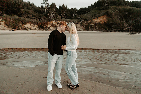 Javen-Aliyah-Oregon-Engagement-Photos-Depoe-Bay (56 of 59)