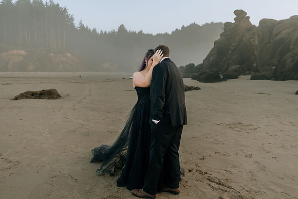 Les-Ashley-Depoe-Bay-Elopement-Photos (145 of 166)