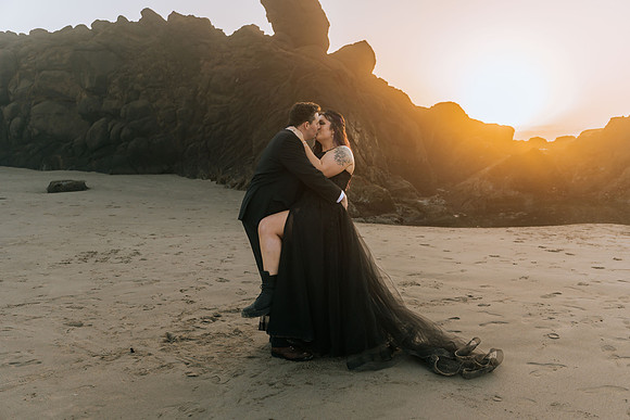 Les-Ashley-Depoe-Bay-Elopement-Photos (142 of 166)