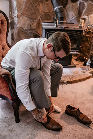 Mark-Darian-Peck-2024-Wedding-Photos-getting-ready (22 of 101)