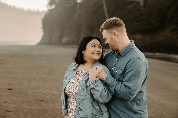 Tyler-Rosie-Engagement-Neskowin-oregon-Photos (10 of 25)