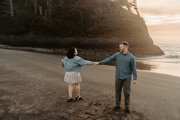 Tyler-Rosie-Engagement-Neskowin-oregon-Photos (19 of 25)