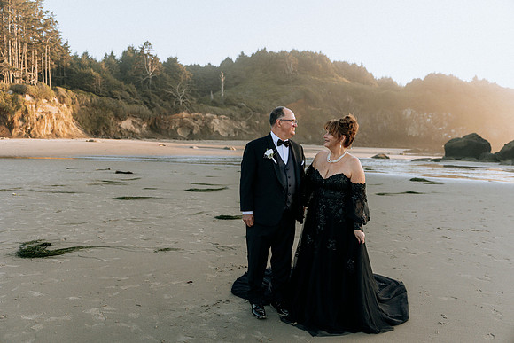 Debra-Fogarty-Creek-Wedding-Photos-oregon (3 of 30)