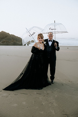 Debra-Fogarty-Creek-Wedding-Photos-oregon (12 of 30)