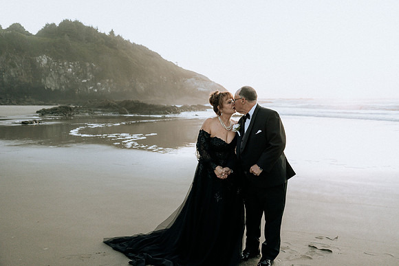 Debra-Fogarty-Creek-Wedding-Photos-oregon (17 of 30)