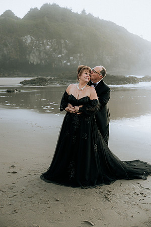 Debra-Fogarty-Creek-Wedding-Photos-oregon (24 of 30)