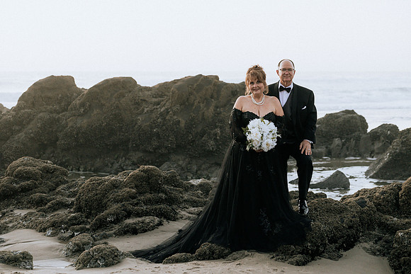 Debra-Fogarty-Creek-Wedding-Photos-oregon (26 of 30)
