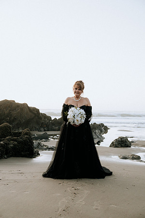 Debra-Fogarty-Creek-Wedding-Photos-oregon (28 of 30)