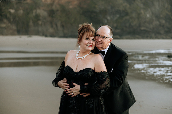 Debra-Fogarty-Creek-Wedding-Photos-oregon (25 of 30)
