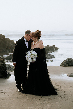 Debra-Fogarty-Creek-Wedding-Photos-oregon (30 of 30)