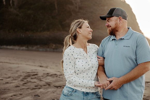 Cherlette-Couples-Photos-Neskowin-Oregon-2025 (4 of 21)