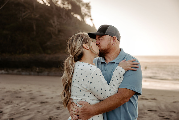 Cherlette-Couples-Photos-Neskowin-Oregon-2025 (10 of 21)