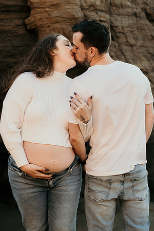 Giovanna-Bryson-Maternity-Photos-Otter-Crest-Oregon-Coast-2025 (2 of 55)