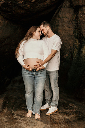 Giovanna-Bryson-Maternity-Photos-Otter-Crest-Oregon-Coast-2025 (10 of 55)