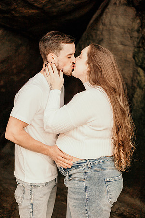 Giovanna-Bryson-Maternity-Photos-Otter-Crest-Oregon-Coast-2025 (11 of 55)