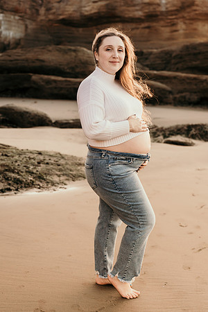 Giovanna-Bryson-Maternity-Photos-Otter-Crest-Oregon-Coast-2025 (21 of 55)