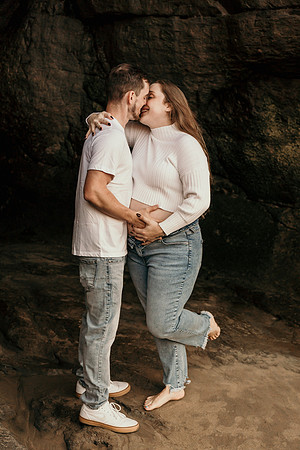 Giovanna-Bryson-Maternity-Photos-Otter-Crest-Oregon-Coast-2025 (18 of 55)